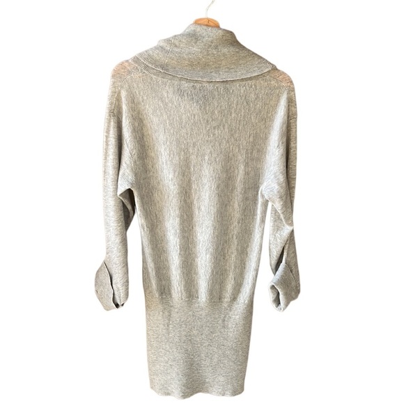 BCBG Maxazaria 100% Cashmere Heather Gray Cowl Neck Sweater sz M - Picture 8 of 8